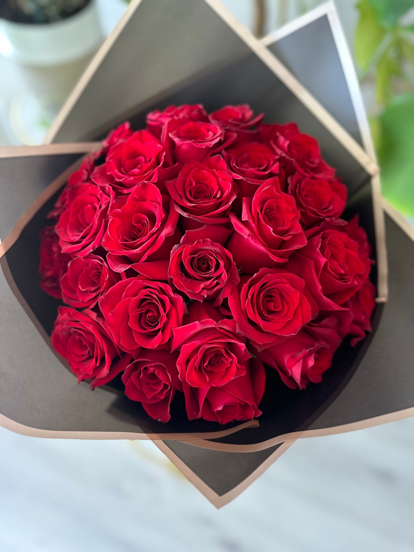 Luxurious Red Roses Bouquet