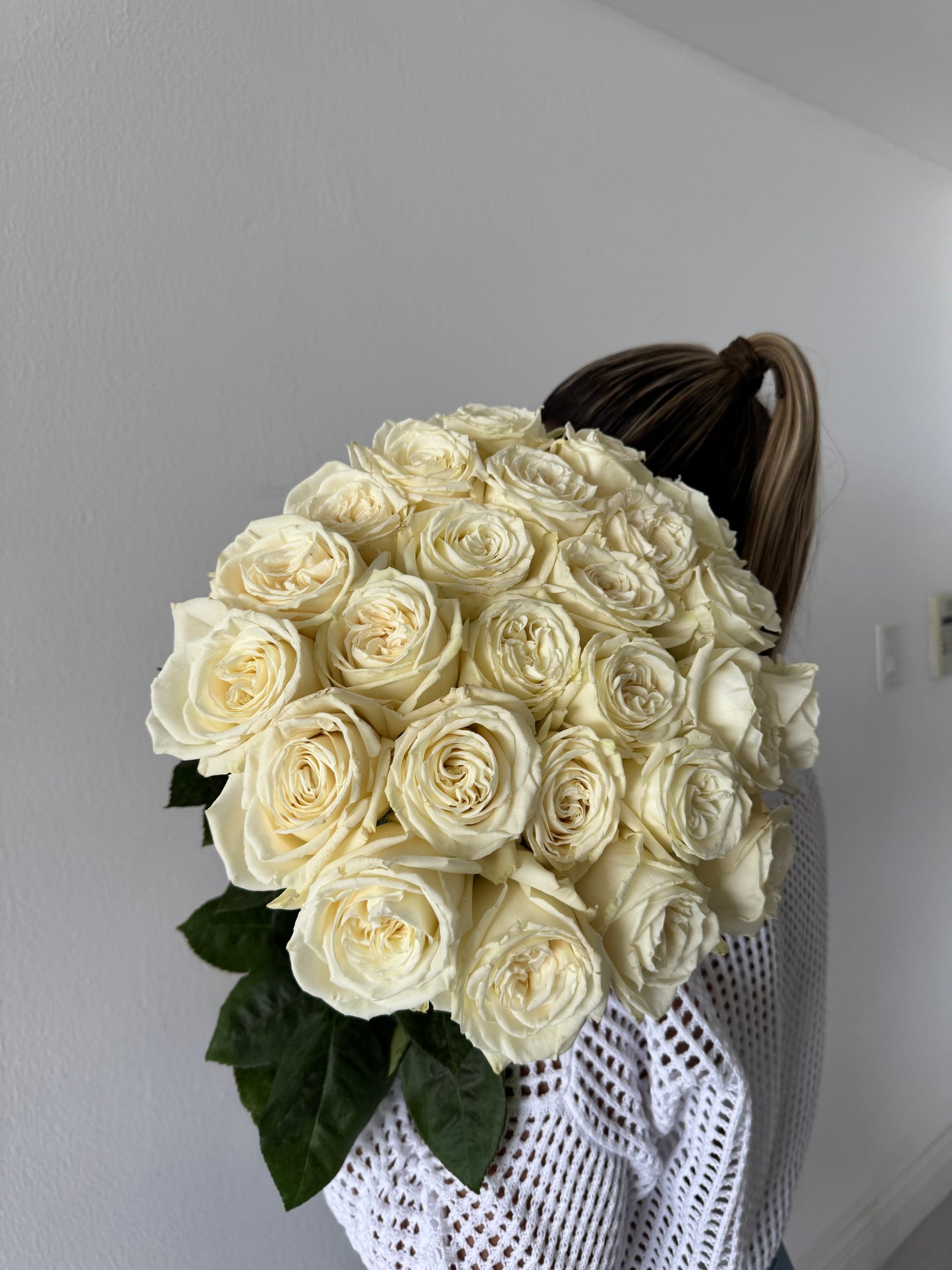 Luxurious White Roses Bouquet